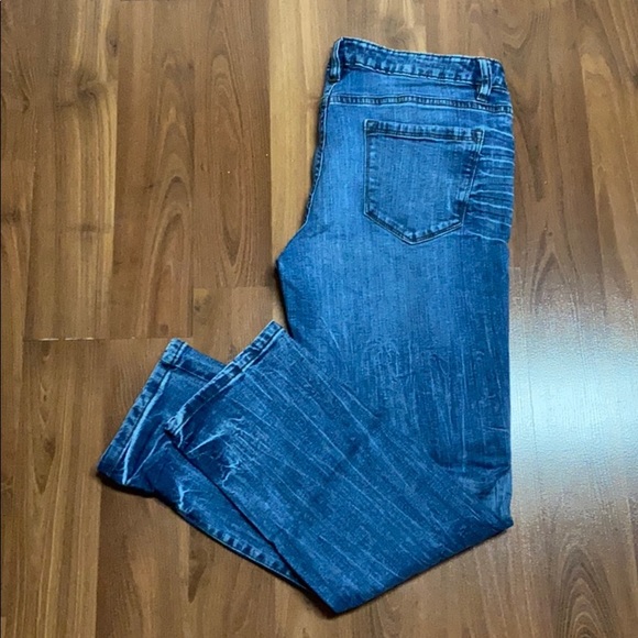 Bluenotes Mid Rise Crop Boyfriend Jeans - Picture 8 of 10